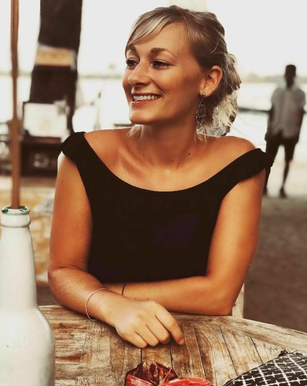 Emma Gustavsson är sjuksköterska på en avdelning som vårdar äldre och multisjuka patienter som smittats av covid-19.