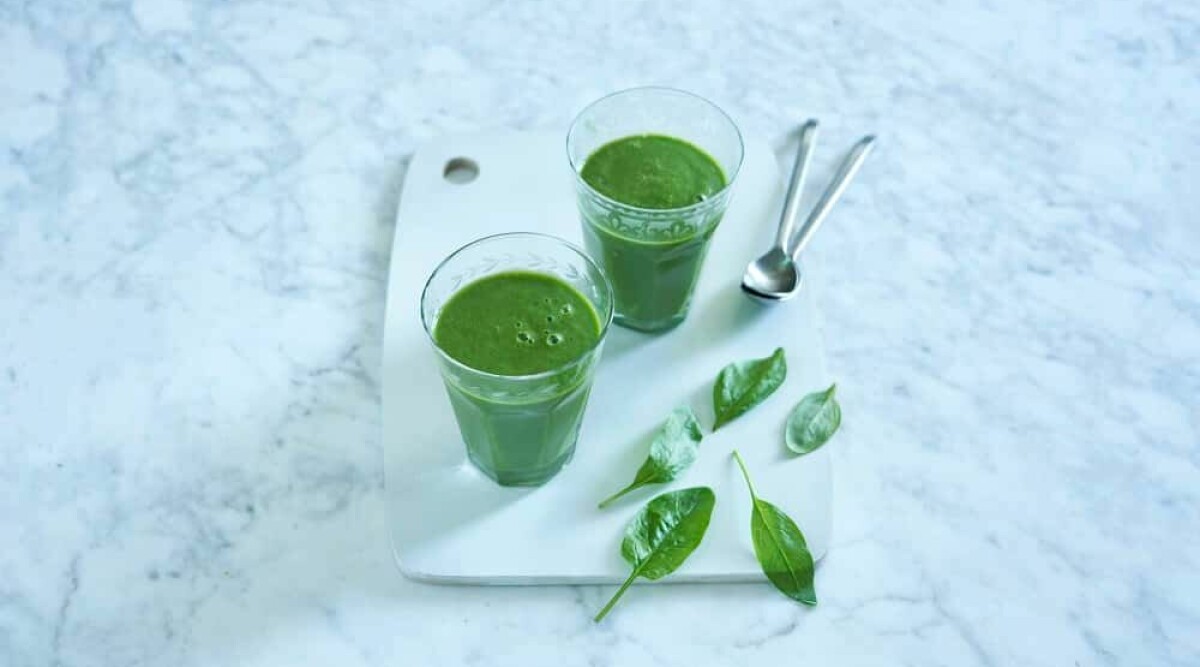 Smoothie med spenat och avokado