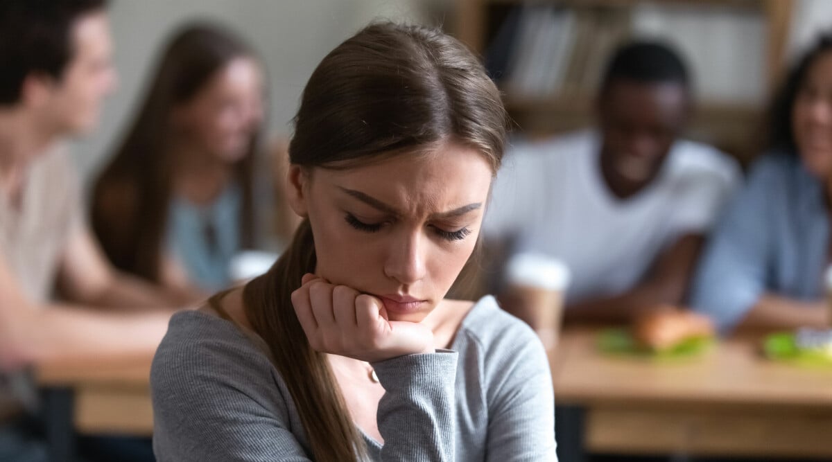 Hålls du tillbaka av din blyghet? Psykologens 5 tips