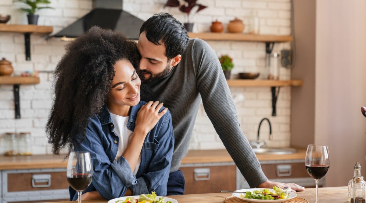 Sexologen: Undvik det här – det tar död på relationen