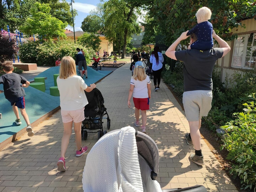 Heras tre äldsta barn bor i Stockholm. Heras familj