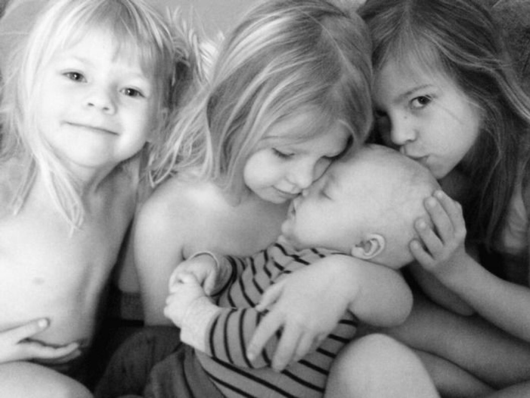 Äntligen ses vi! Bonnie, Svea och Julie med sin lillebror.