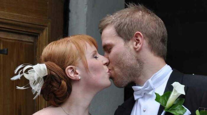 Annie Lööf och Carl-Johan Lööf på sin bröllopsdag. Foto: Expressen/Helene Ekstrand. Annie och hennes man på bröllopsdagen