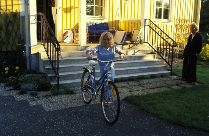 barn på cykel