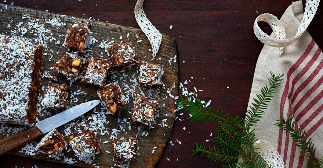 Frukt-och nötbars med julig smak av pepparkaka är ett gott och nyttigt alternativ på julbordet!<br>Foto: Ica Frukt- och nötbars med smak av pepparkaka