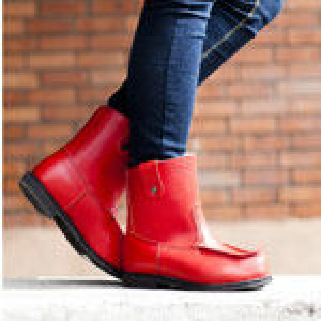 Närproducerade näbbstövlar 2 800 kr, Beakboots.