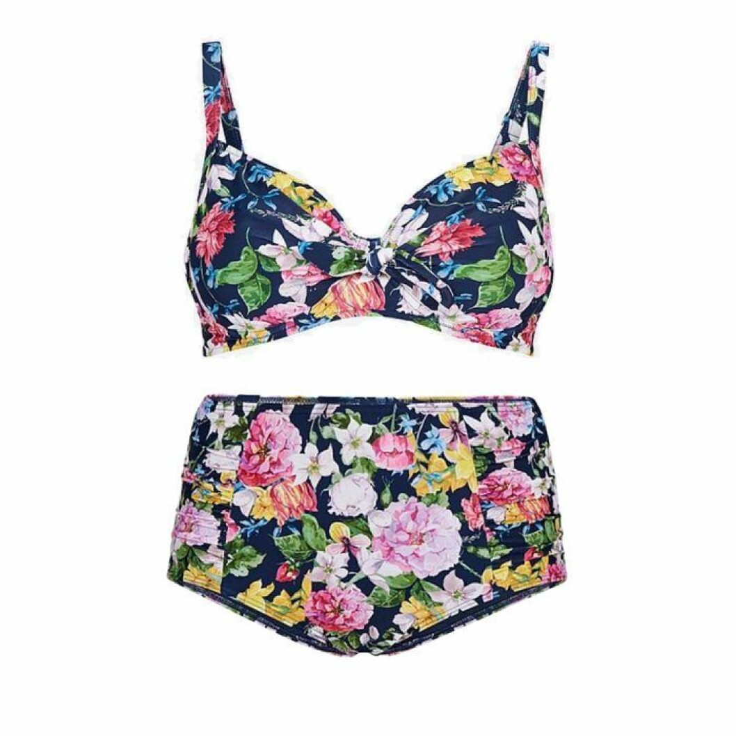 Blommig bikini med i störres torlek