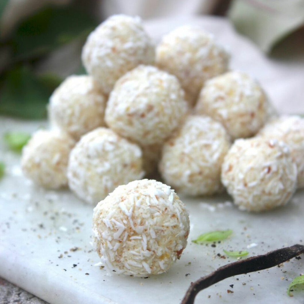 Nötter är nyttigt. Foto: IBL Rawfood-bollar med citron och kokos.