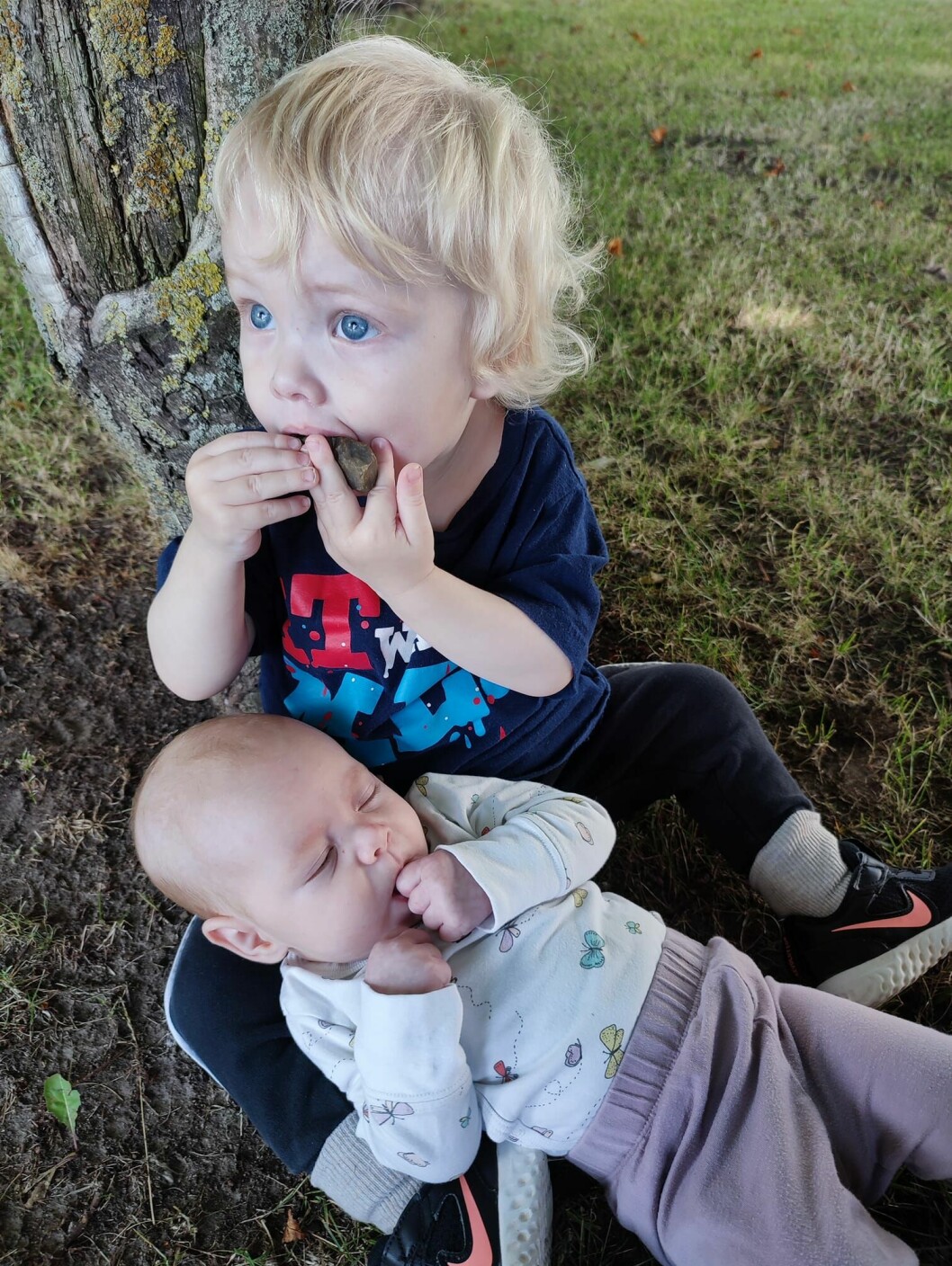 Hera och Dick har Casper, 2 år, och lilla Ronja, 7 månader, tillsammans. Casper och Ronja