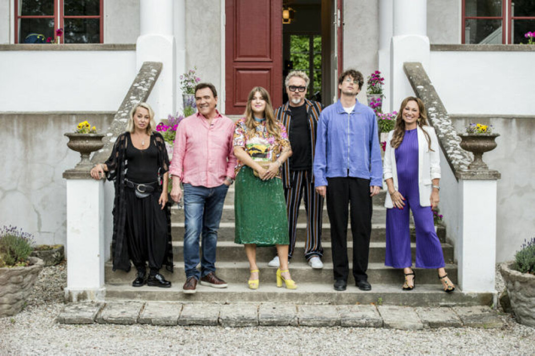 Charlotte Perrelli, Louise Hoffsten Linnea Henriksson, Eric Gadd, Albin Lee Meldau och Christer Sjögren i samband med inspelningen av ”Så mycket bättre”. Bild: IBL Bildbyrå Charlotte Perrelli, Louise Hoffsten Linnea Henriksson, Eric Gadd, Albin Lee Meldau och Christer Sjögren i samband med inspelningen av