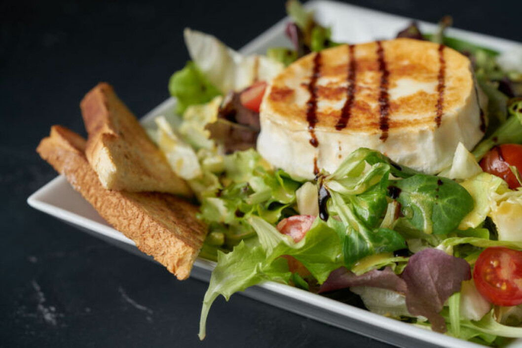 Grillad chèvre är perfekt till en matig sallad. Grillad chèvre är perfekt till en matig sallad.