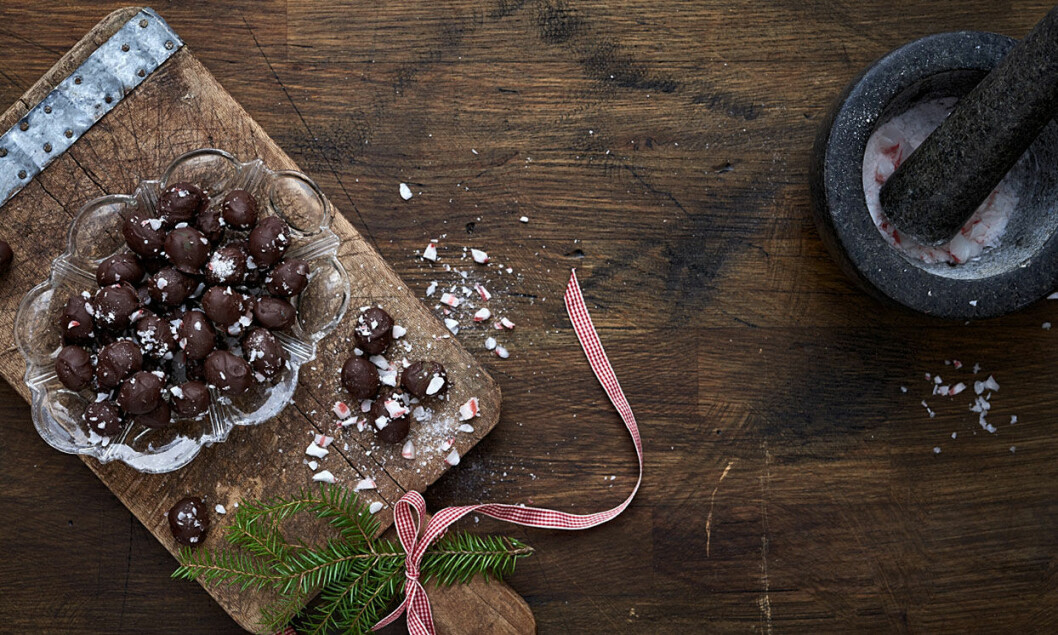 Foto och recept: <a href="https://www.ica.se/halsa/recept/chokladdoppade-vindruvor-med-polkakross-721231/" target="_blank" rel="noopener">Ica</a> Chokladdoppade vindruvor med polagriskross.