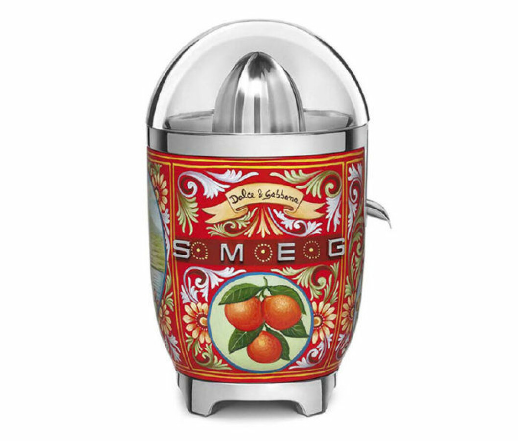 Lyxig citruspress från Smeg med design från Dolce & Gabbana.