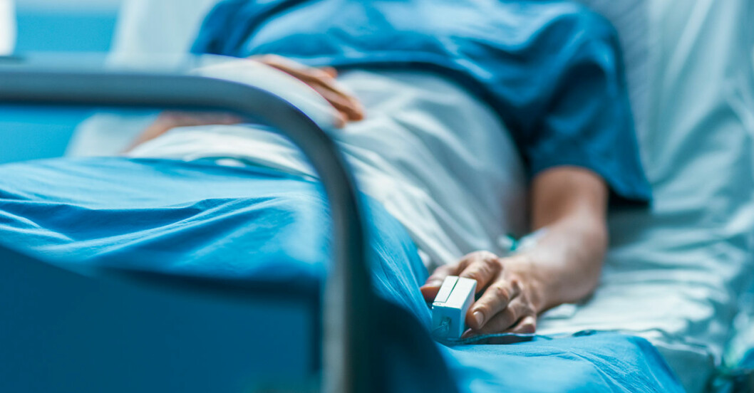 Det är livsfarligt för äldre att få covid-19. De riskerar att dö, dels paralyseras sjukvården när det kommer in många som behöver andningshjälp, menar Wold. I ett facebookinlägg berättar David Abel hur det känns att vara sjuk i coronaviruset