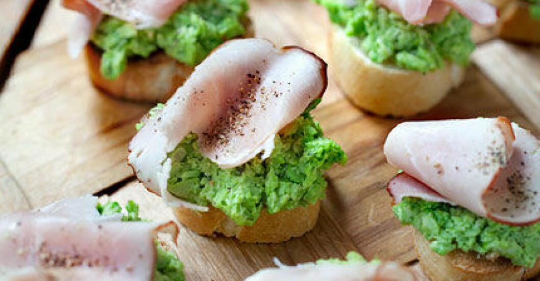 edamamebönröra på rostad baguette