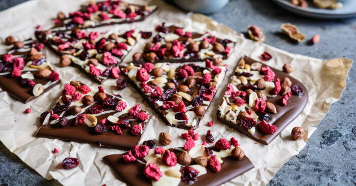 Chokladbräck kan vara det absolut enklaste och godaste julgodis som går att göra. Enkelt julgodis: chokladbräck