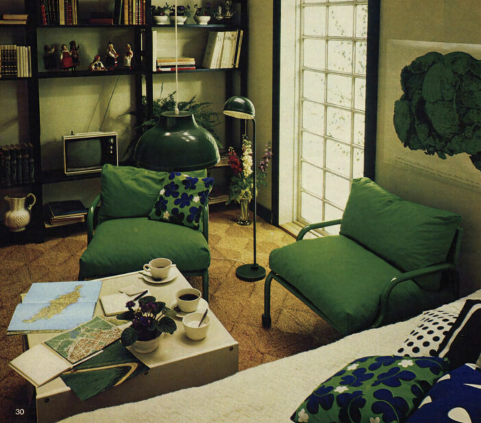 Exempelvis Ikea-fåtöljen Rapid, här i Ikea-katalogen 1974, har en form och färg som går hem idag. Foto: Ikea