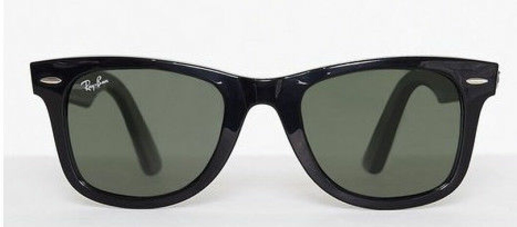 Klassiska Ray Bans med 100 procent UV-skydd. Finns i brunt och svart.