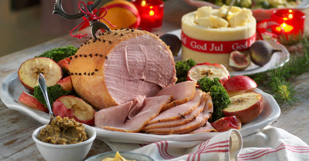 Glutenfri griljering på julskinkan med äpplen.
