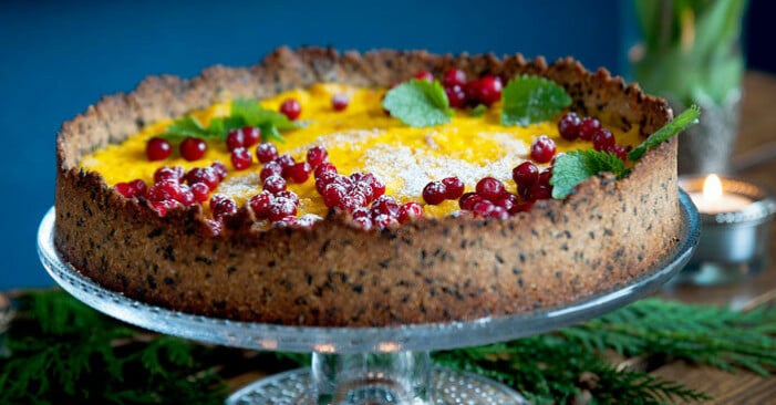 Glutenfri saffranspaj med lingon.