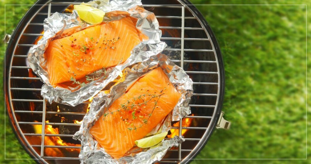Lax i foliepaket på grill