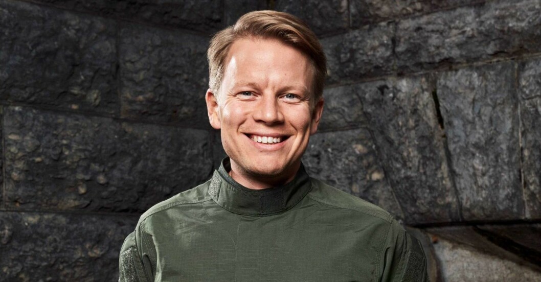 Hampus Wenklo. Foto: Jakob Dahlström/TV4. Hampus Wenklo i programmets militäruniform
