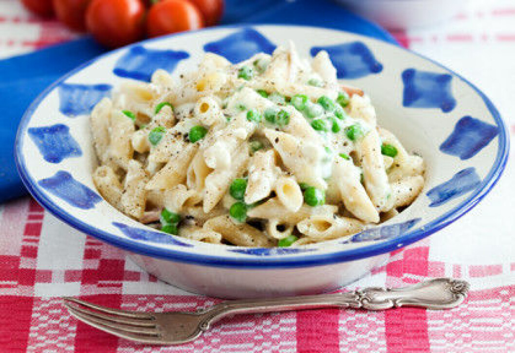 Havrepasta med ärtor och ägg