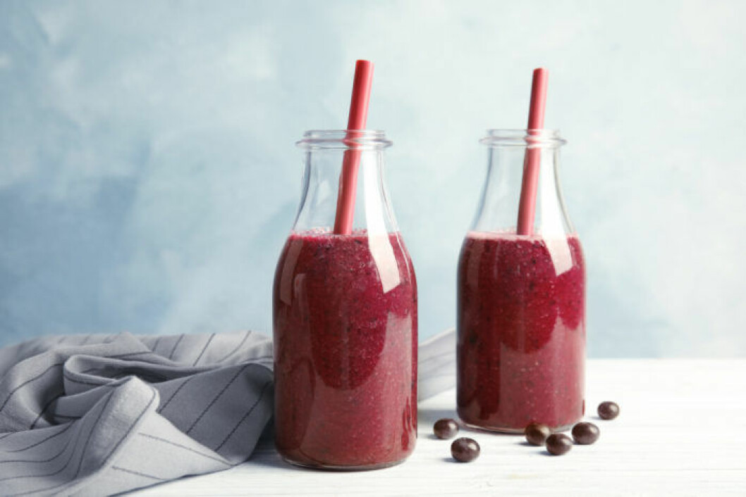 Vill du vara säker på att du äter hälsosamt bör du göra egen smoothie hemma. Det är nyttigt, enkelt och gott. Vill du vara säker på att du äter hälsosamt bör du göra egen smoothie hemma