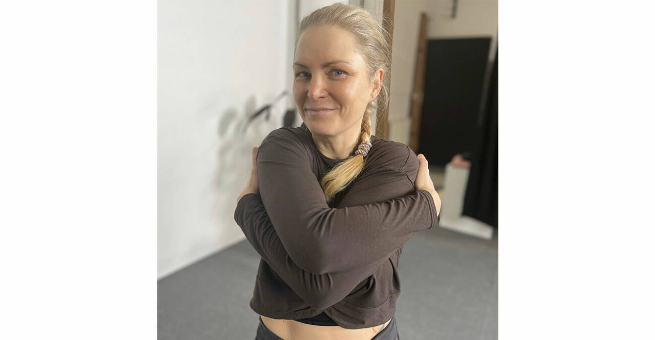Milla Floryd är yogalärare