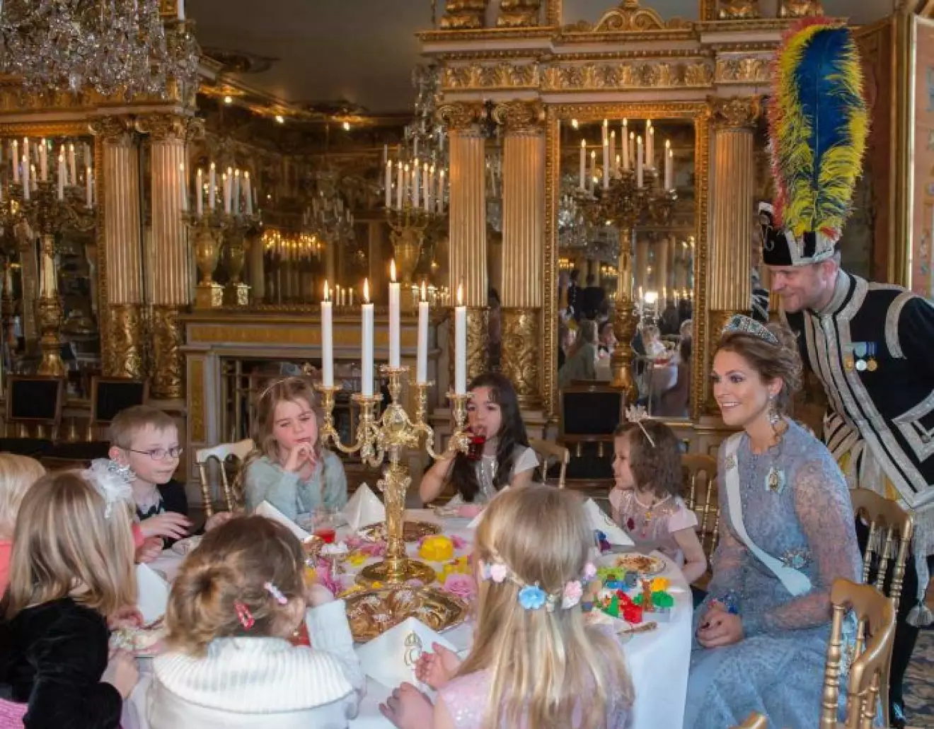 Prinsessan Madeleines sagokalas på Kungliga slottet för Stiftelsen Min Stora Dag: de 12 barnen fick ett minne för livet.