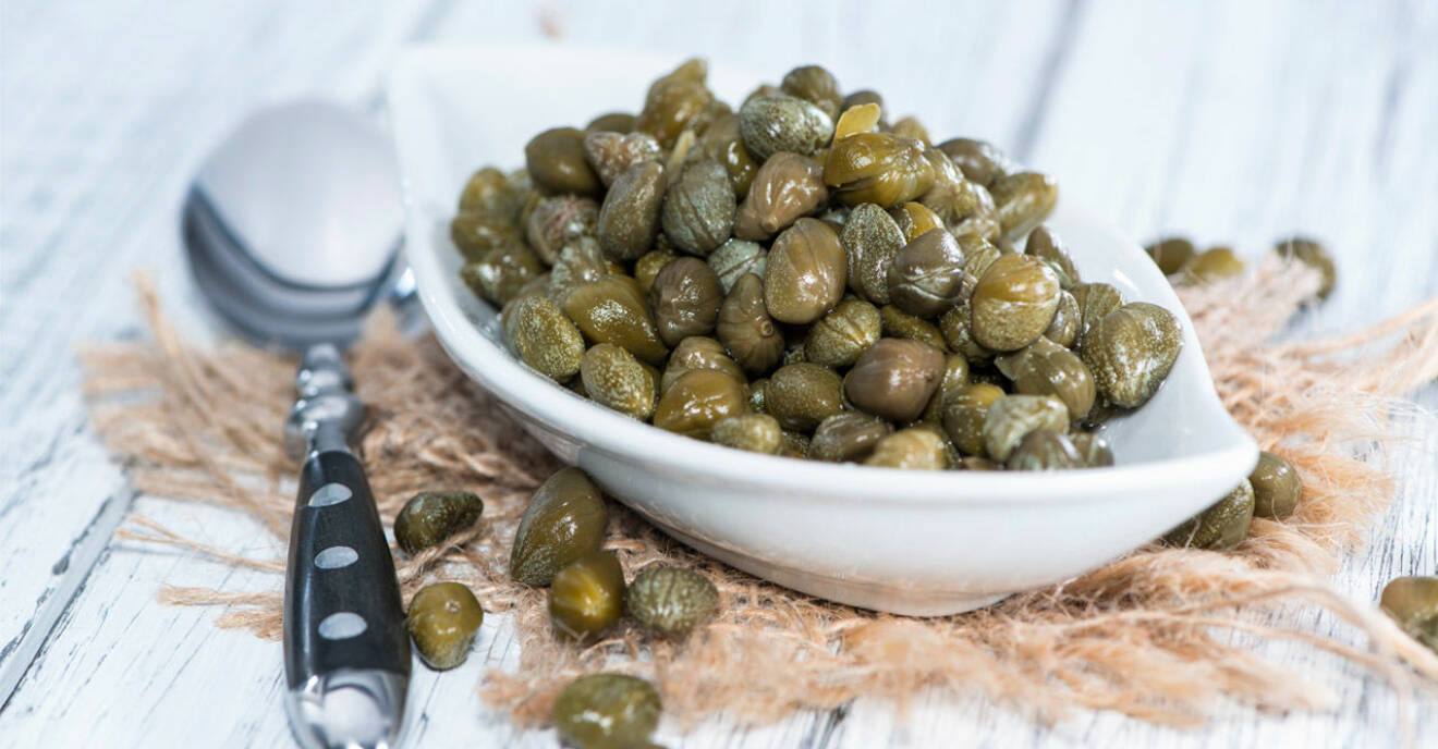 Byt oliver mot kapris för att kapa kalorier.
