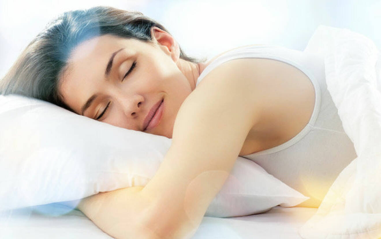 Personer som somnar tidigare på kvällarna har lättare att mota bort oroliga tankar på dagarna.