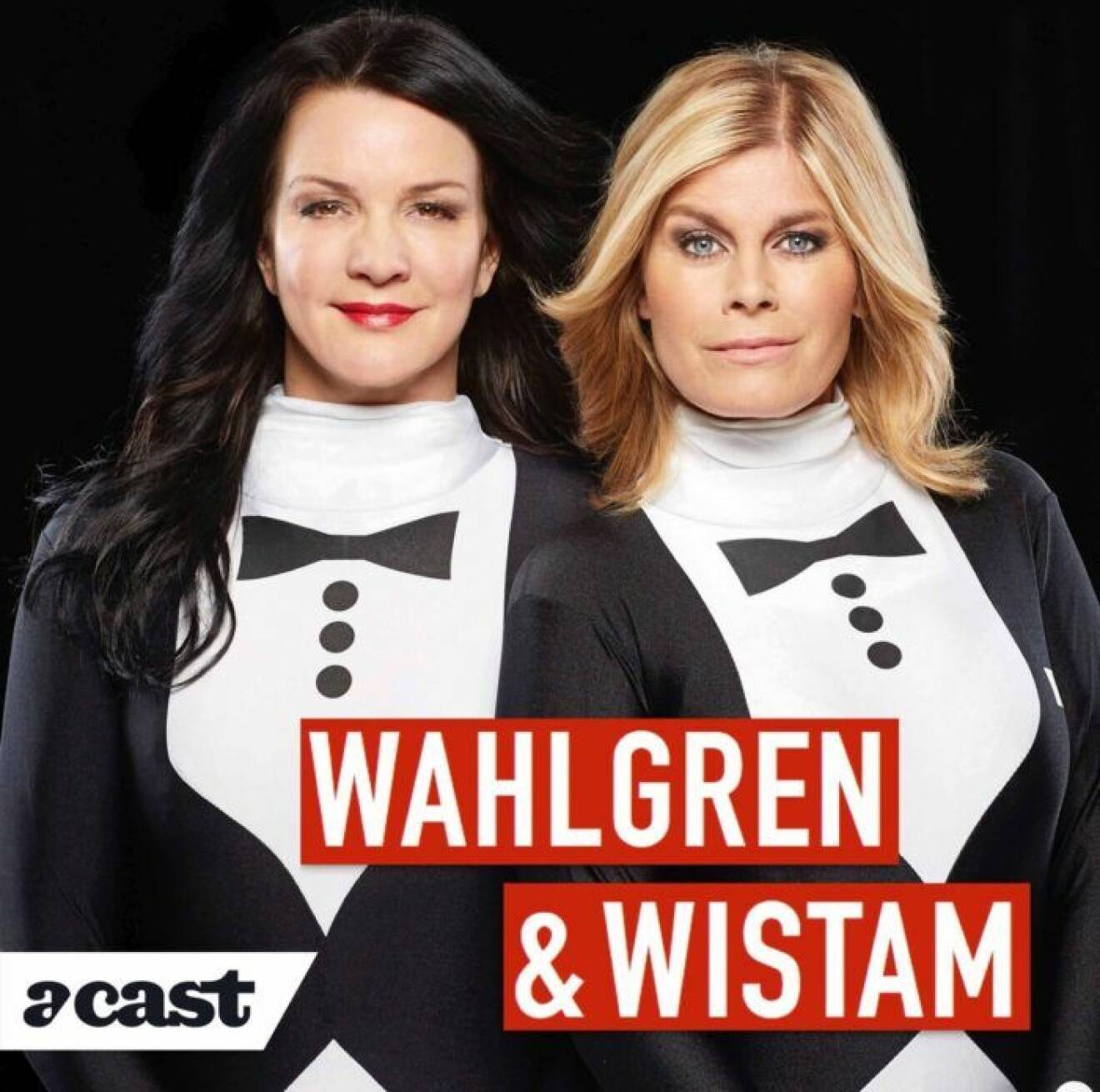 Sofia Wistam och Pernilla Wahlgren sitter bredvid varandra iförda pingvinkostymer.