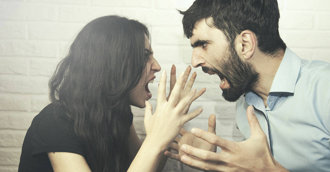 Argt par bråkar med varandra