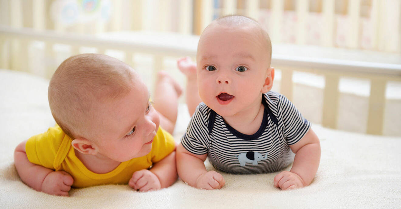 Tvillingar i barnsäng - vi har listat namnen som matchar