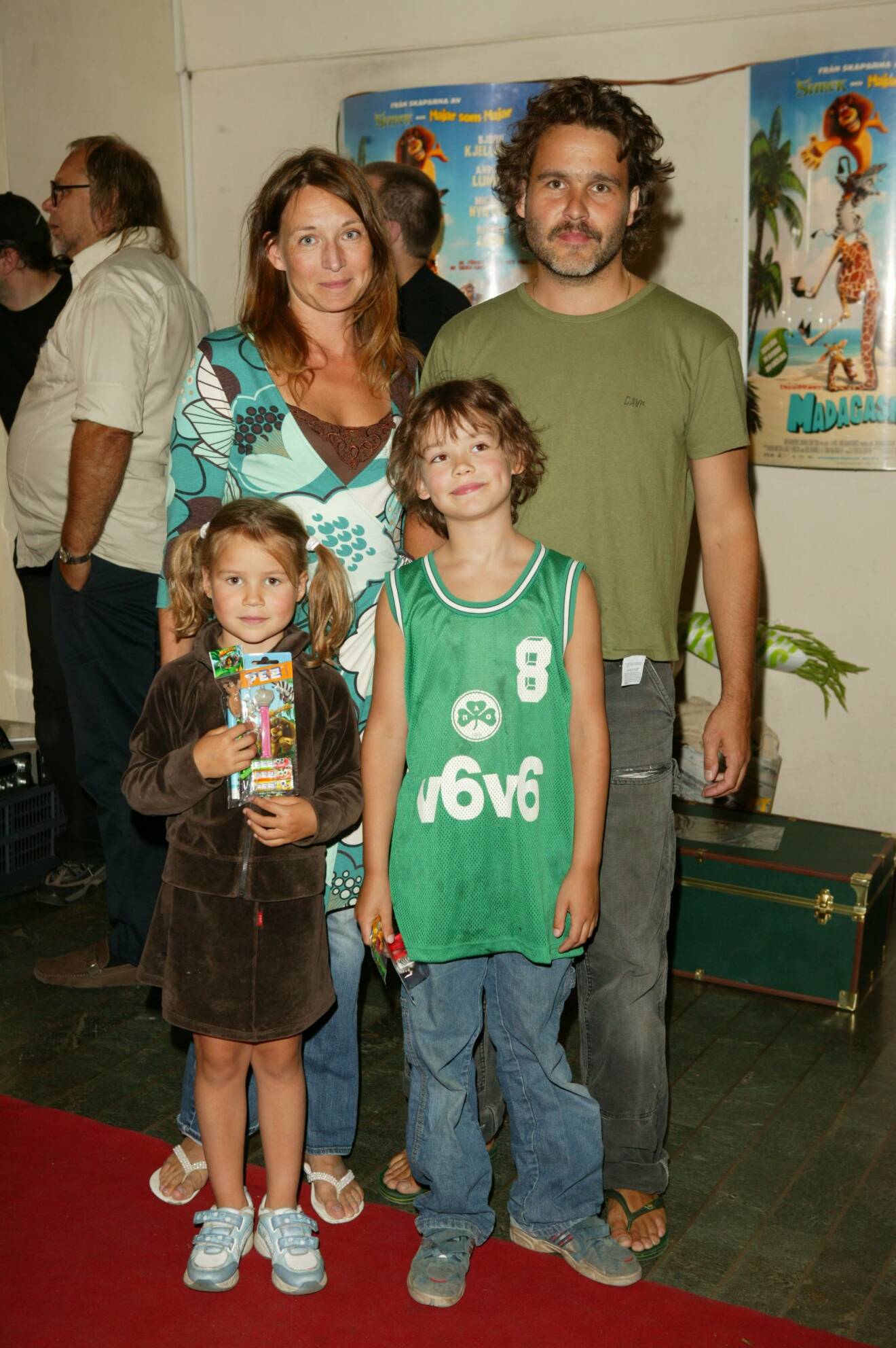 Martina och Erik Haag med barnen Lucia och Jackson Premiär "Madagaskar" 2005-08-28