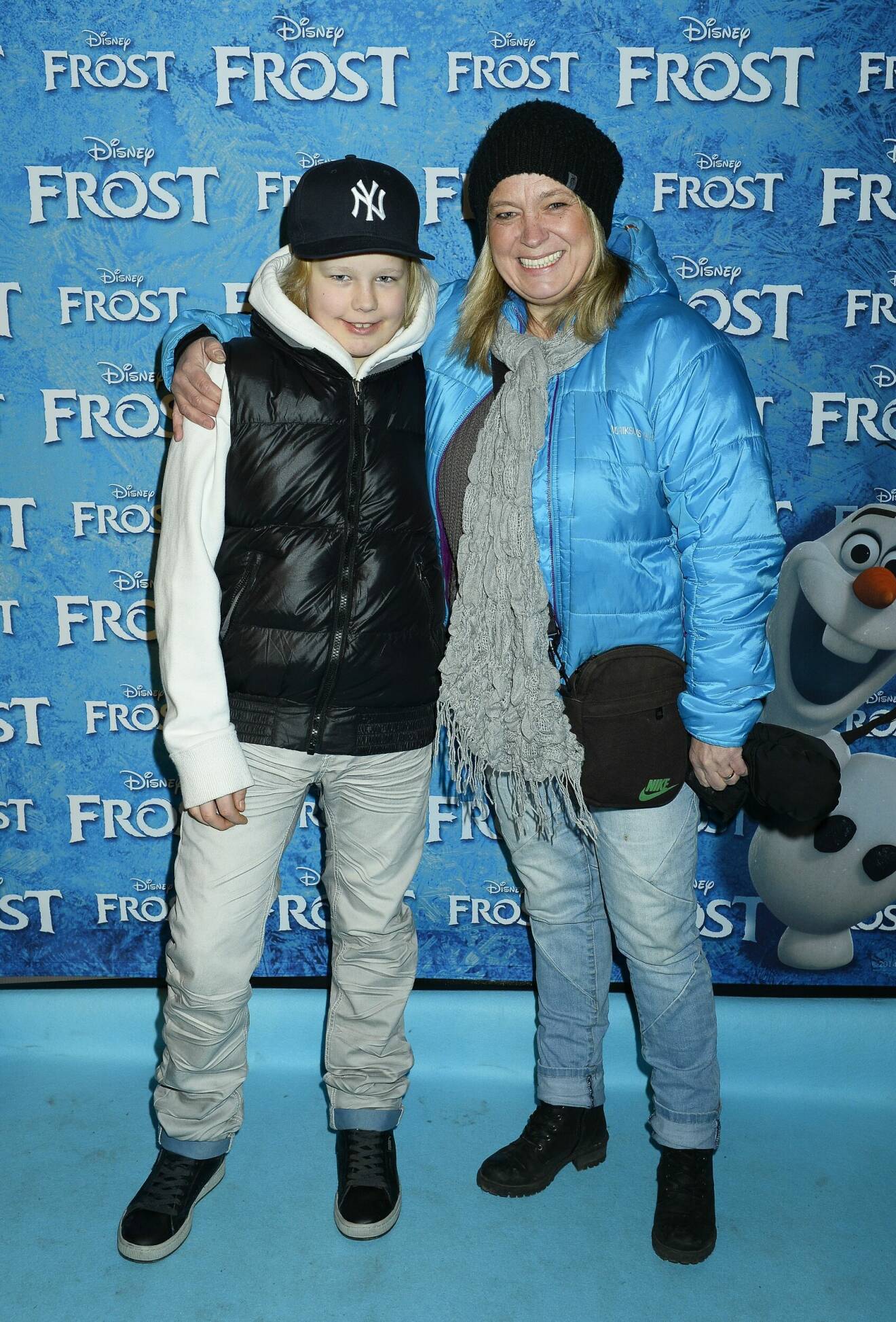 Sussie Eriksson tillsammans med sonen Ludvig på filmpremiäre år 2014.