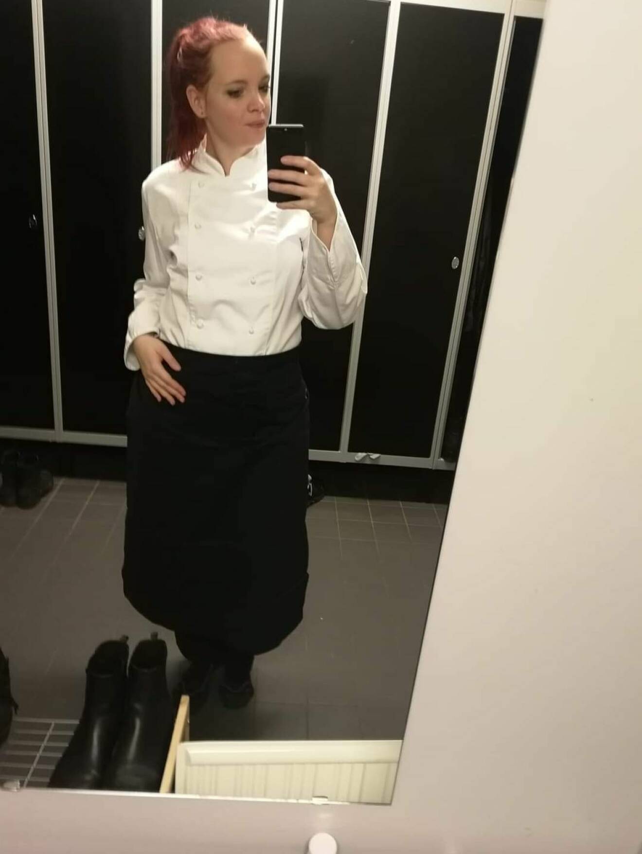 Hera Gustavsson i jobbet som kock