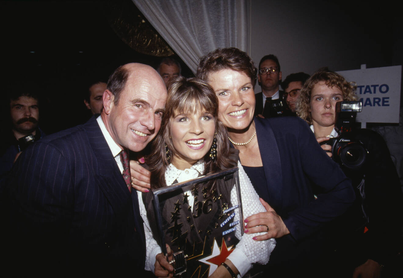 carola med sina föräldrar 1983
