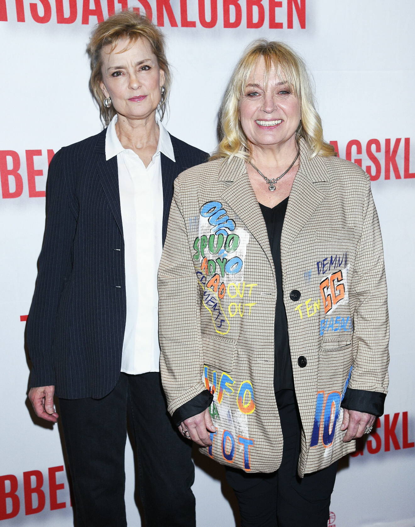 Marie Richardson och Sussie Eriksson på premiären av Tisdagsklubben.