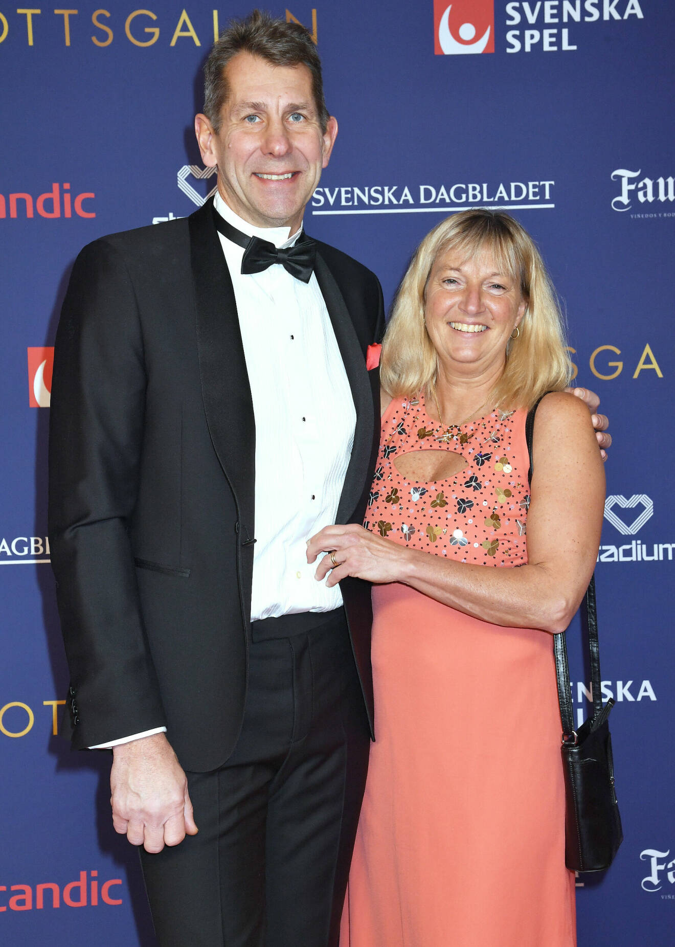 Magnus och Camilla Wislander. Hon är också en gammal handbollsspelare, med bland annat två SM-guld i bagaget.