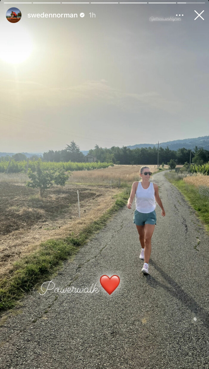 En powerwalk i det italienska landskapet. Jessica Wahlgrens och Magnus Normans bröllopsresa