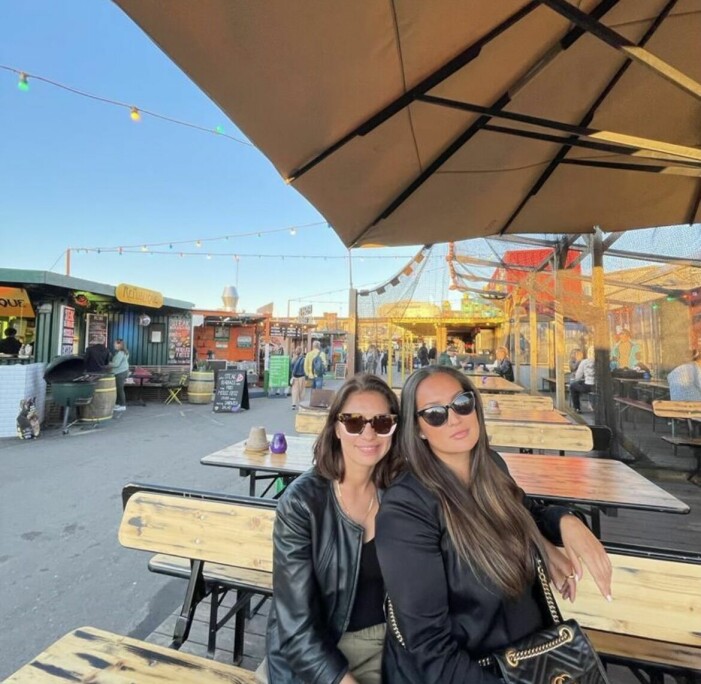 Glenda och hennes familj välkomnade Yvette med öppen famn när hon besökte Sverige tidigare i år.