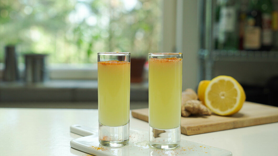 Recept på ingefärsshots med citron och gurkmeja