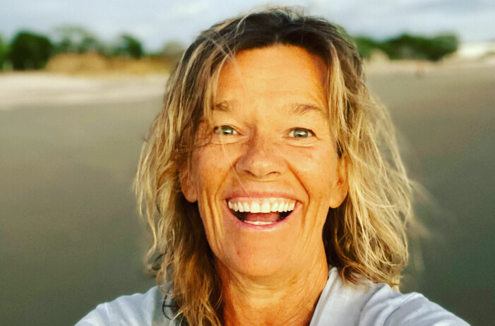 Annette Forslund jobbar dagligen med att inspirera andra att börja älska sin kropp.<br class=""><span class=" italic" data-lab-italic_desktop="italic">Foto: Privat.</span><br class=""> Anette Forslund ler och tittar in i kameran.