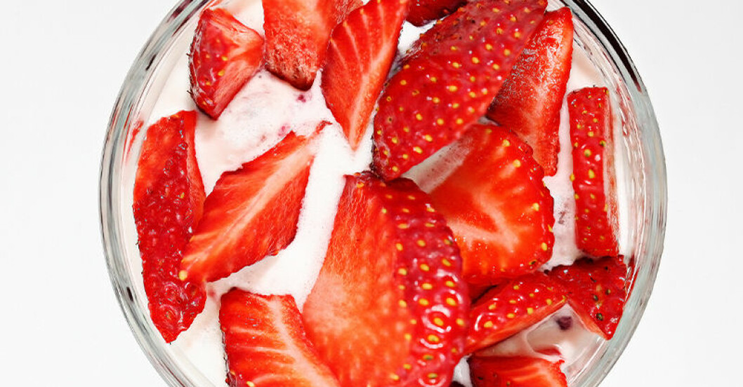LCHF-mellanmål: grädde och bär