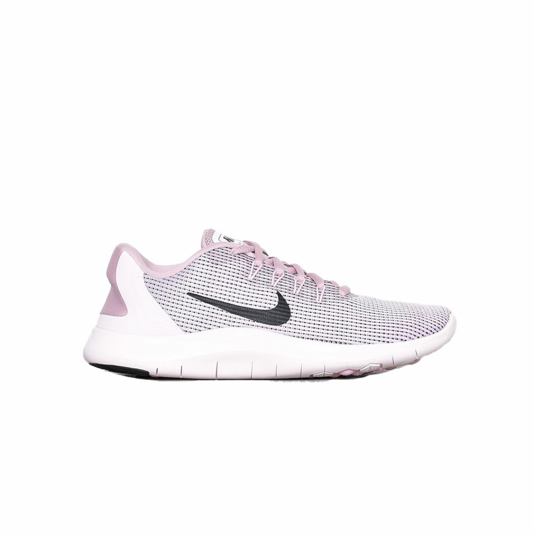 Löparskor från Nike, <a href="http://clk.tradedoubler.com/click?p(17833)a(3025659)g(17114610)url(http://https://nelly.com/se/kl%C3%A4der-f%C3%B6r-kvinnor/sportkl%C3%A4der/tr%C3%A4ningsskor/nike-1013/nike-flex-2018-rn-147668-0039/)" target="_blank" rel="noopener">849 kronor</a>. Lila löparsko från Nike