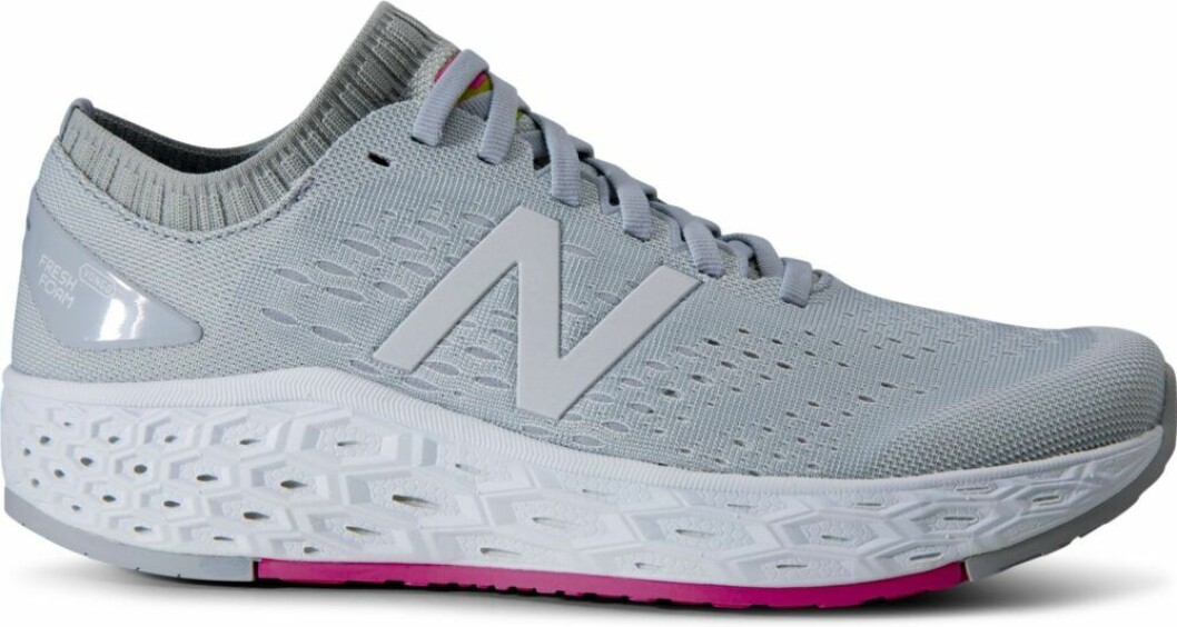 Löparskor W Freshfoam Vongo från New Balance.