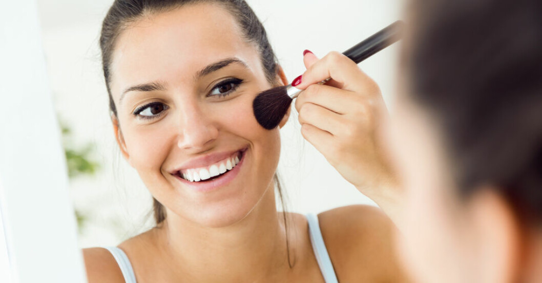 Hur lägger man en snygg makeup? Det handlar om en bra grund!