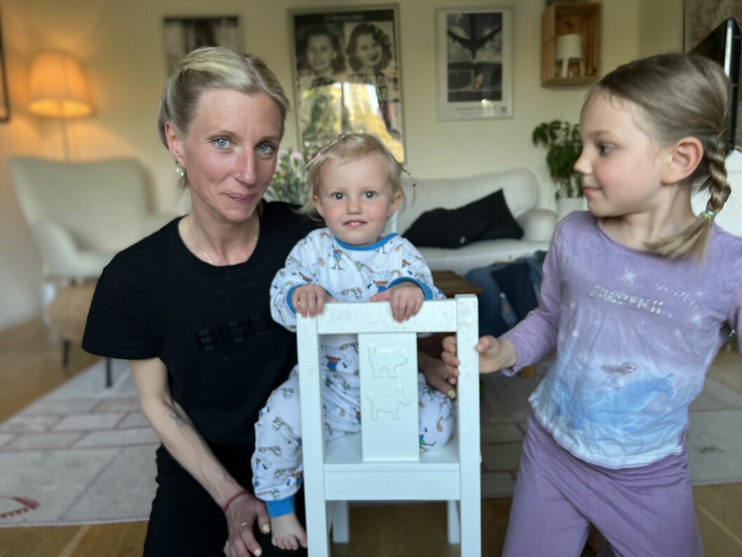 Idag är Thelma 2,5 år och Tippi har nyligen fyllt 6. Malin med Thelma och Tippi